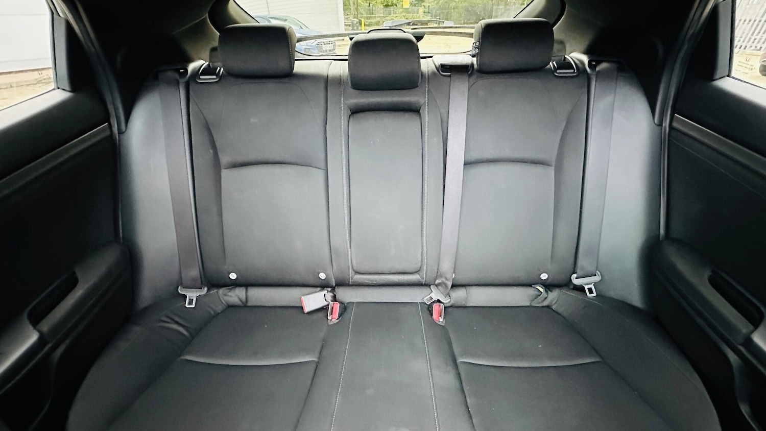 Used Honda Civic 2017 for sale - 76327230: Photo 57