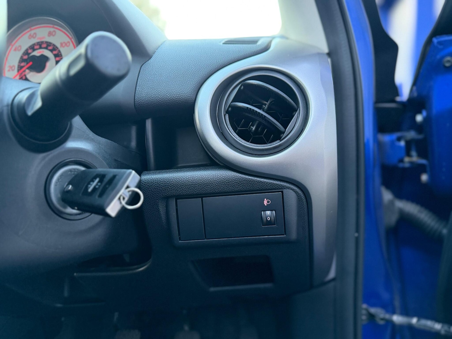 Used Mazda Mazda2 2010 for sale - 76095160: Photo 25