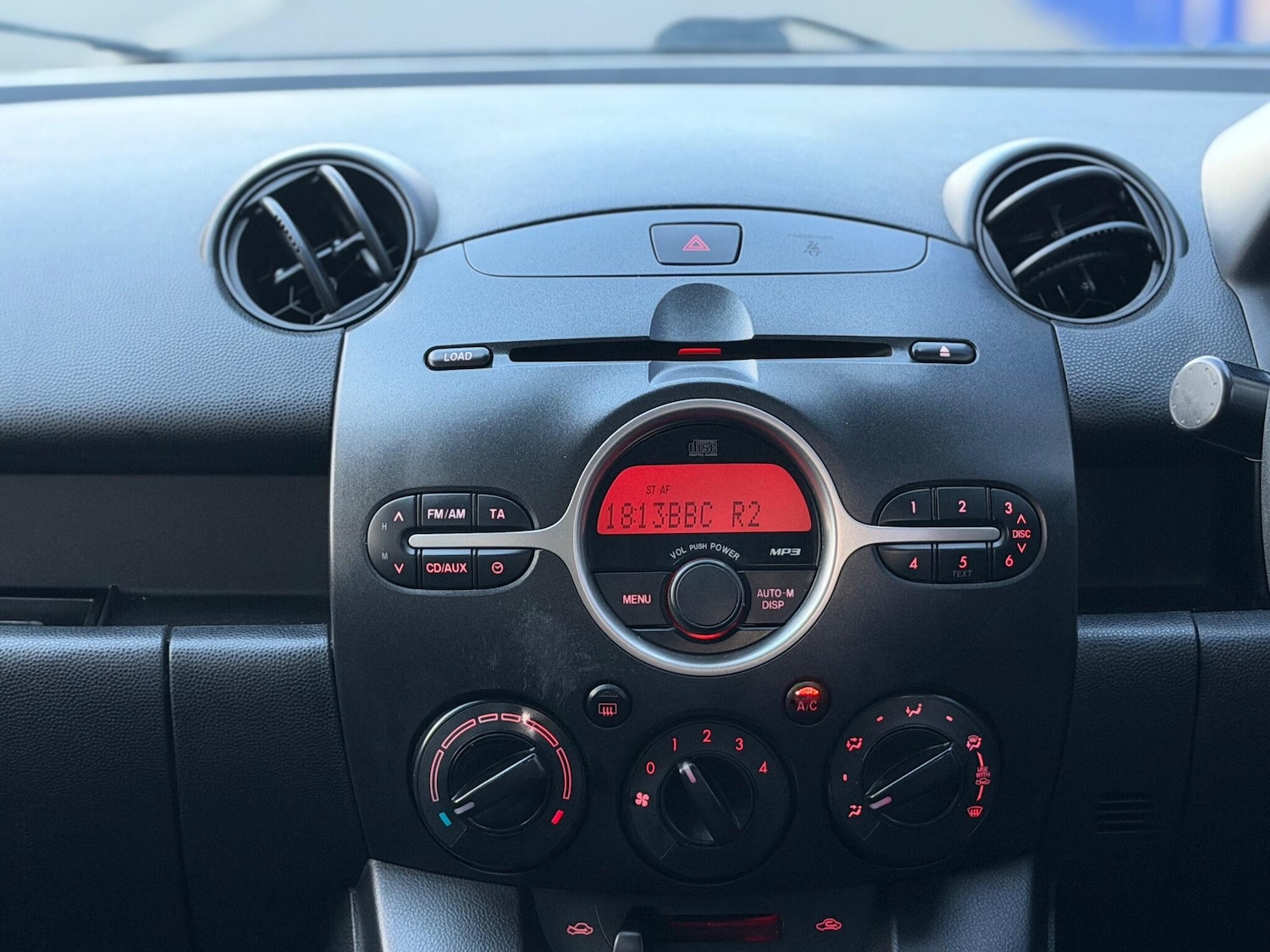Used Mazda Mazda2 2010 for sale - 76095160: Photo 28
