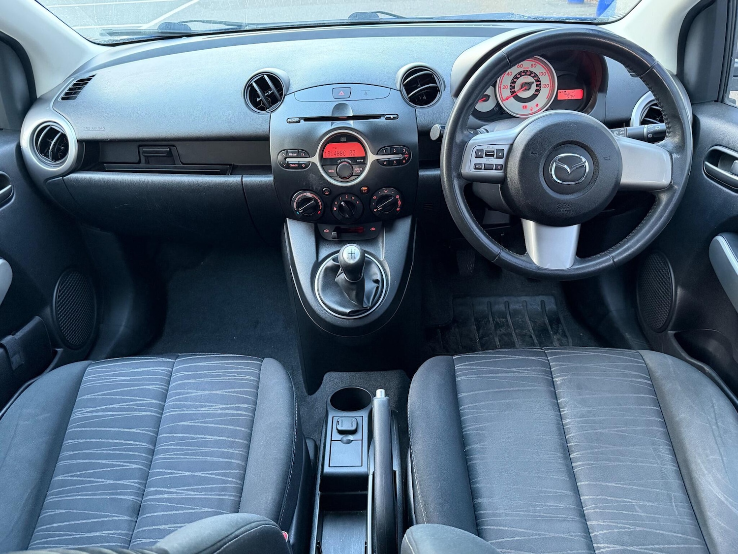 Used Mazda Mazda2 2010 for sale - 76095160: Photo 3