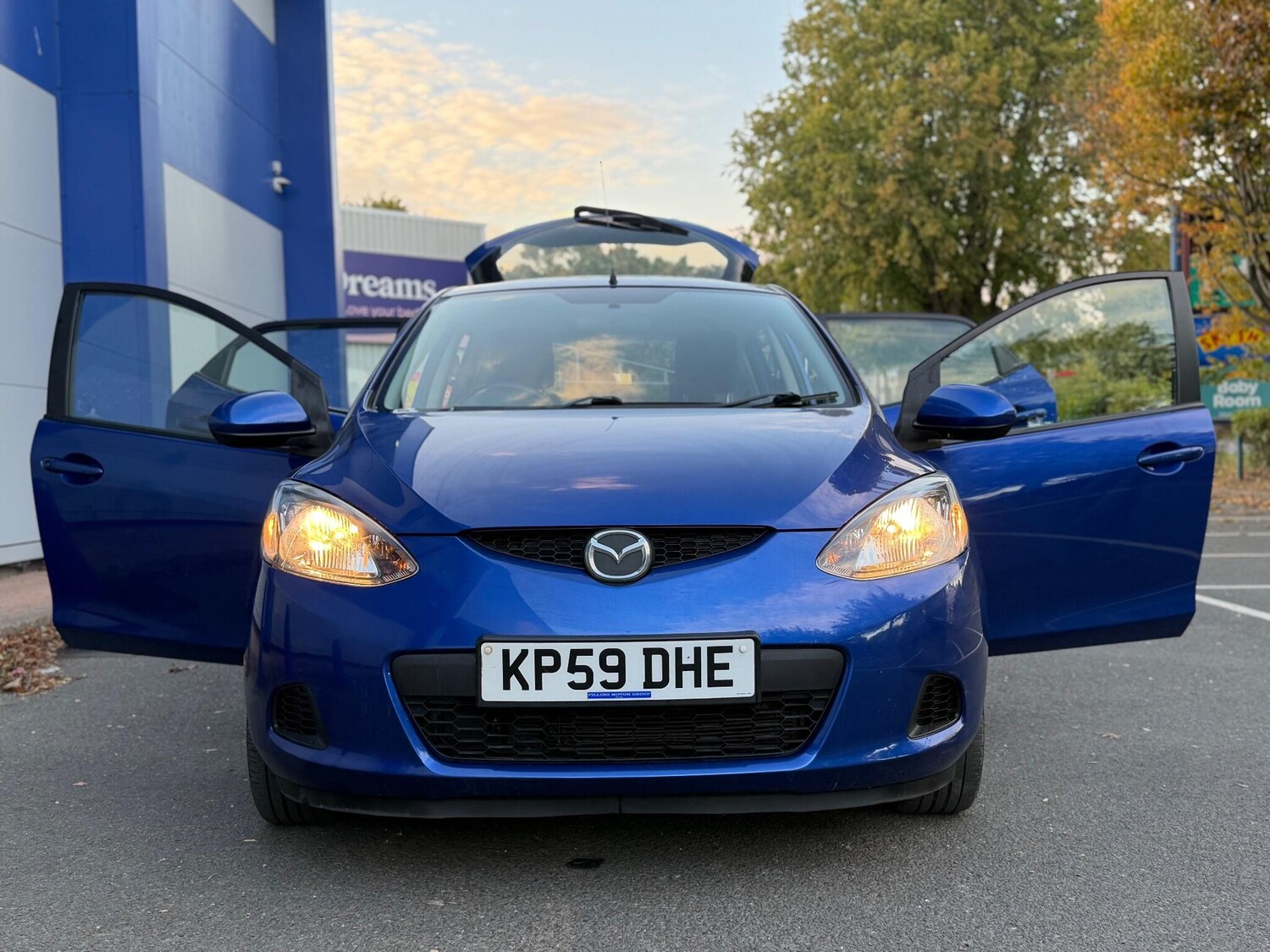 Used Mazda Mazda2 2010 for sale - 76095160: Photo 8