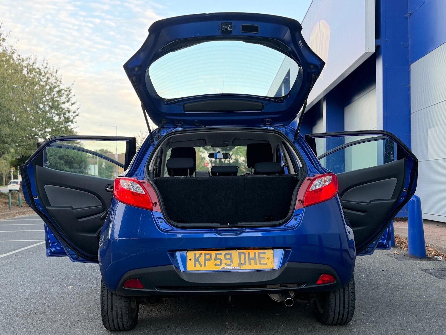 Used Mazda Mazda2 2010 for sale - 76095160: Photo 9