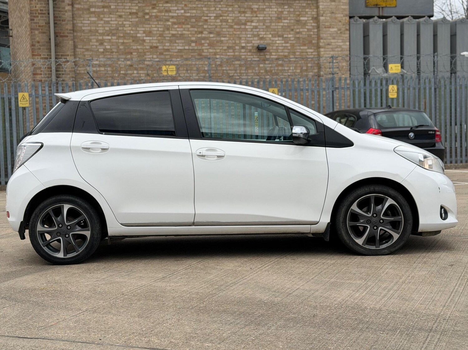 Used Toyota Yaris 2013 for sale - 77908637: Photo 10