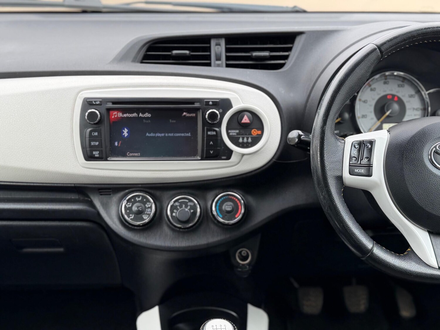 Used Toyota Yaris 2013 for sale - 77908637: Photo 13