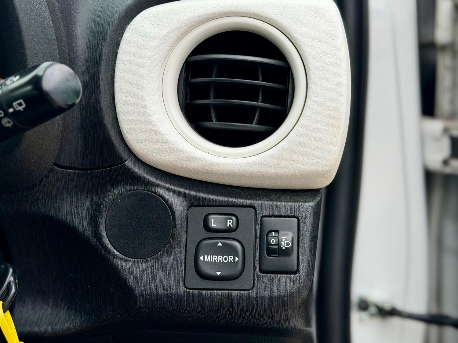 Used Toyota Yaris 2013 for sale - 77908637: Photo 17