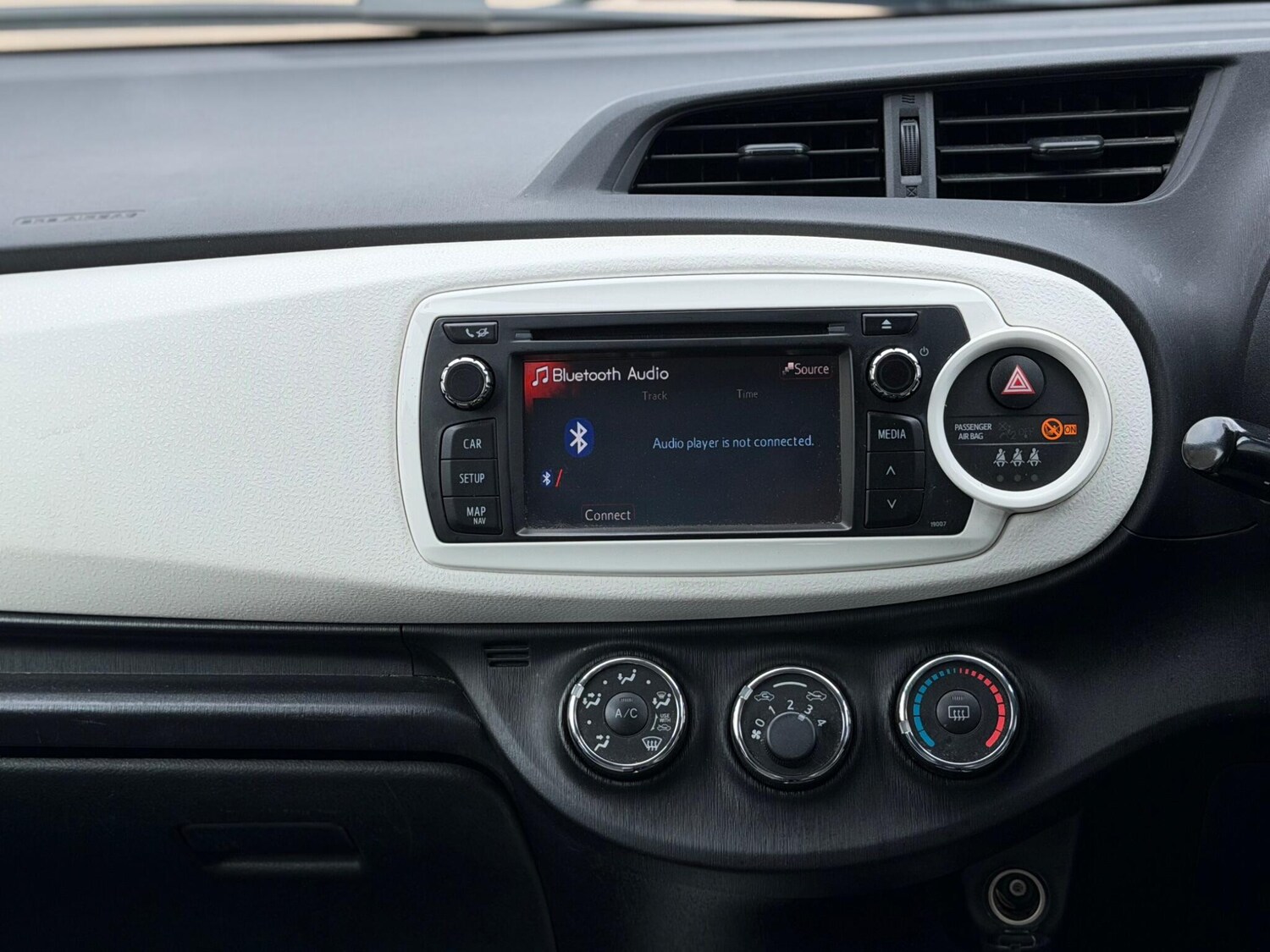 Used Toyota Yaris 2013 for sale - 77908637: Photo 21