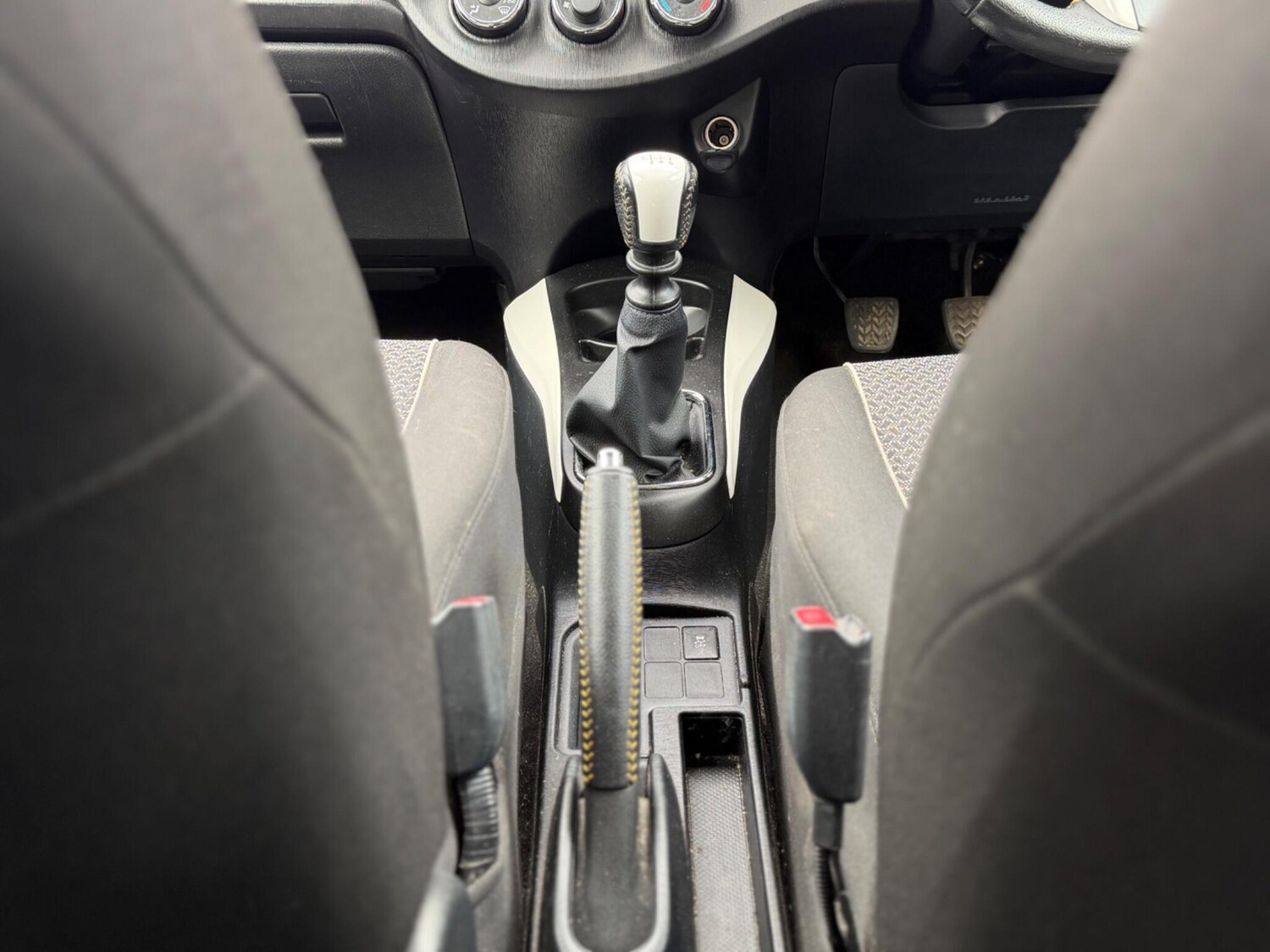 Used Toyota Yaris 2013 for sale - 77908637: Photo 22