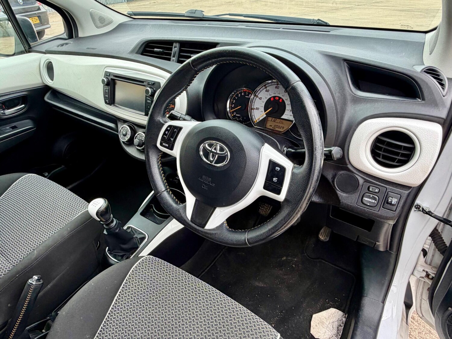 Used Toyota Yaris 2013 for sale - 77908637: Photo 24