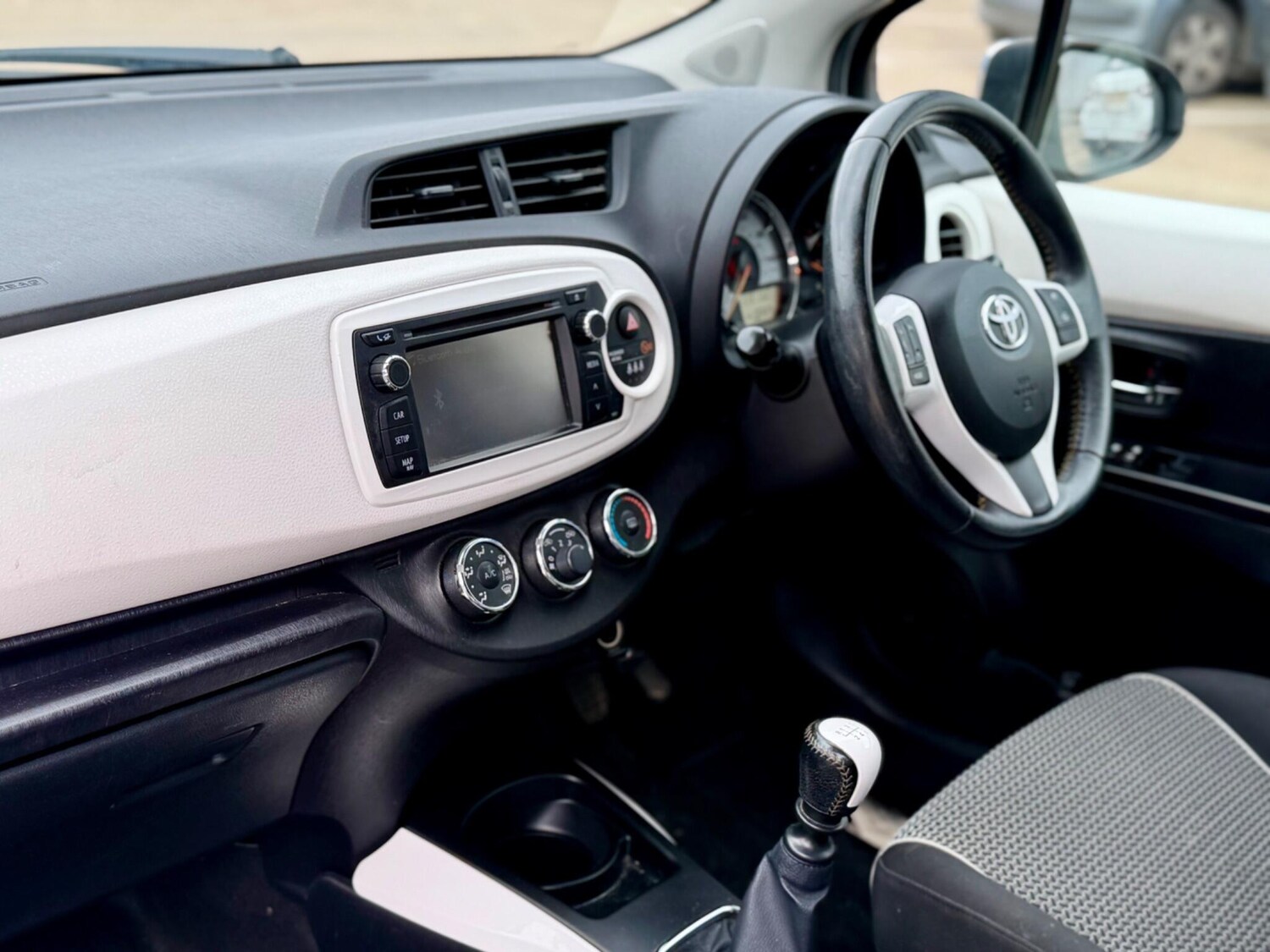 Used Toyota Yaris 2013 for sale - 77908637: Photo 26