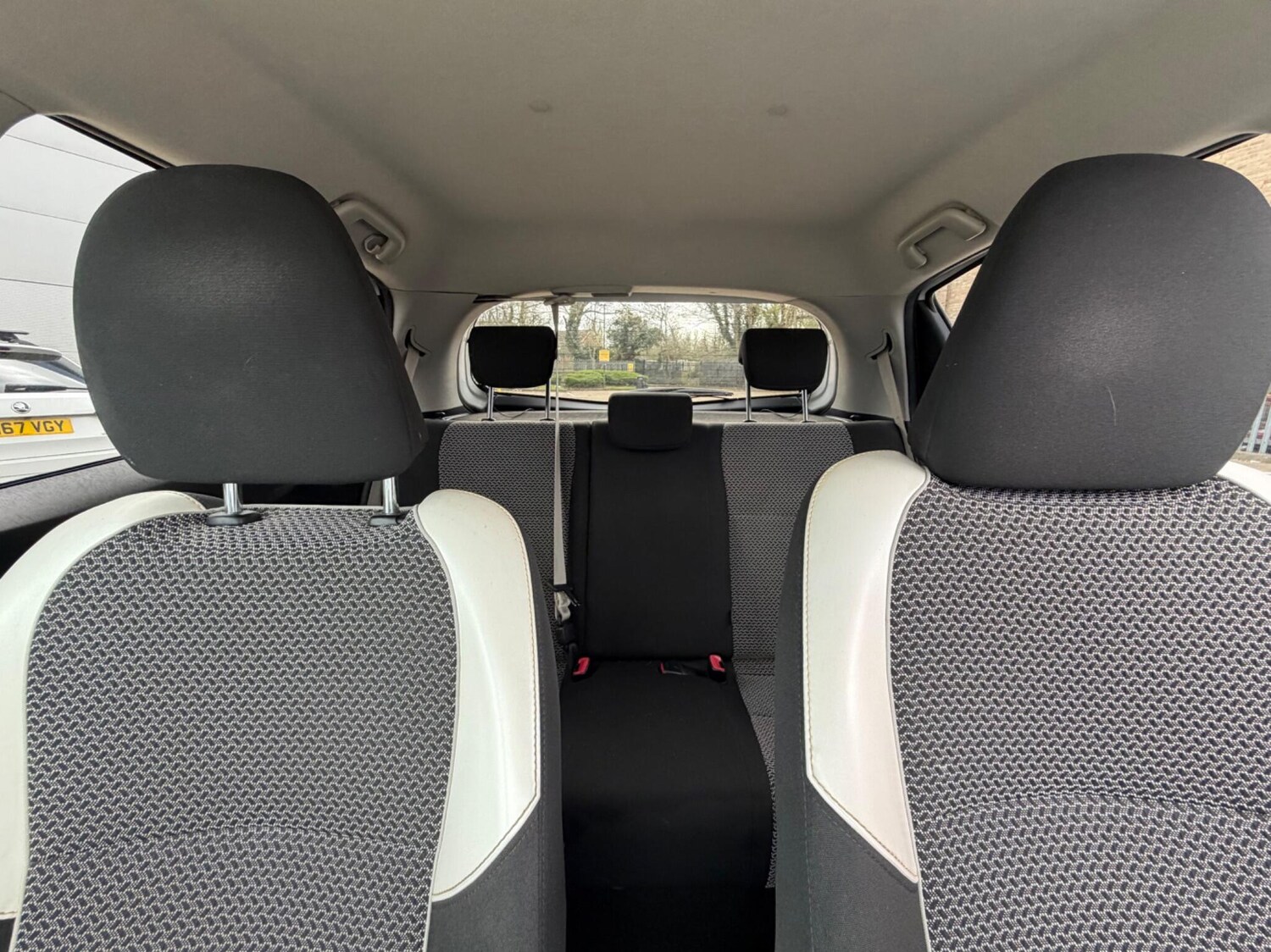 Used Toyota Yaris 2013 for sale - 77908637: Photo 29