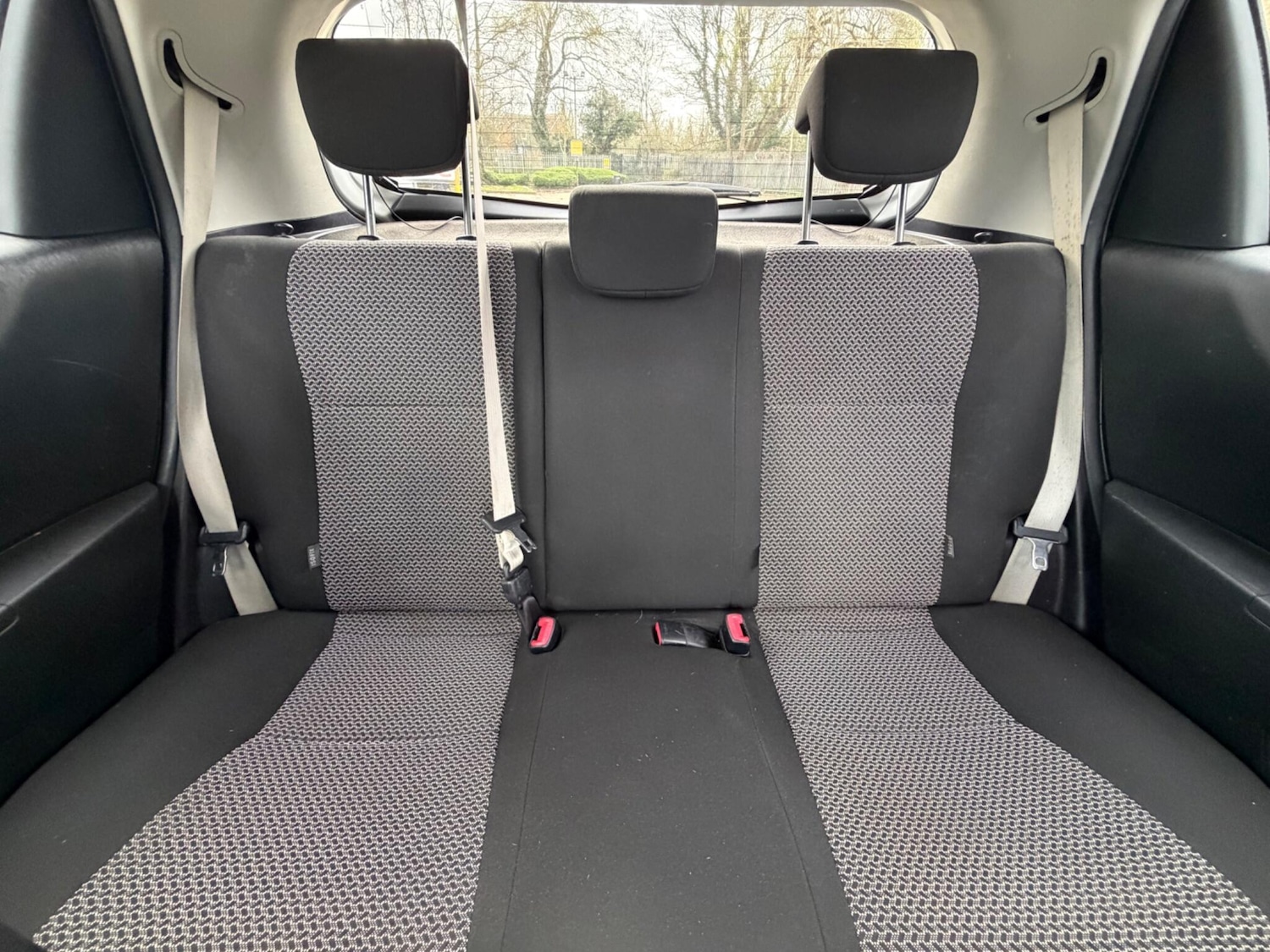 Used Toyota Yaris 2013 for sale - 77908637: Photo 30