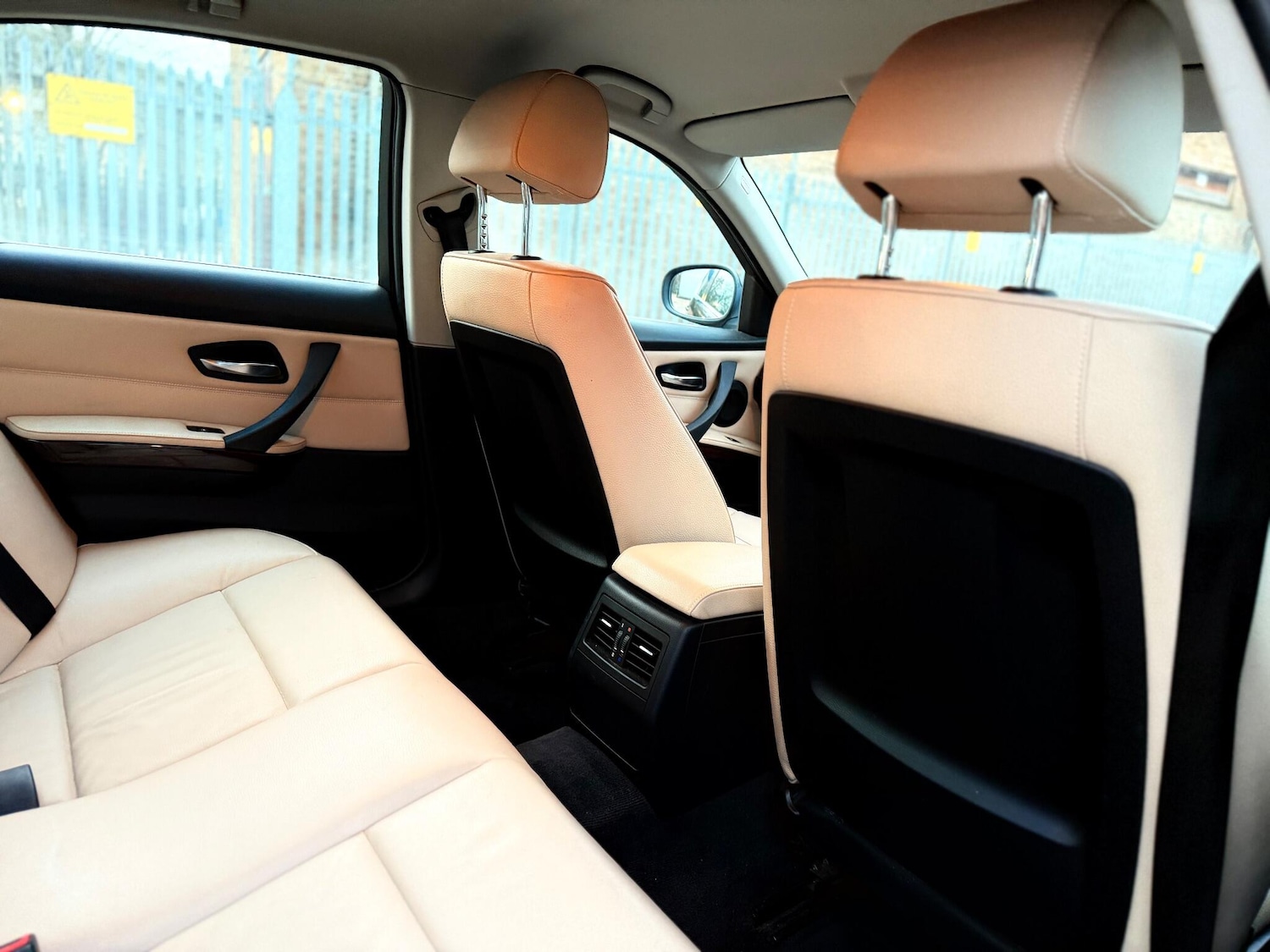 Used BMW 3 Series 2011 for sale - 77574892: Photo 31