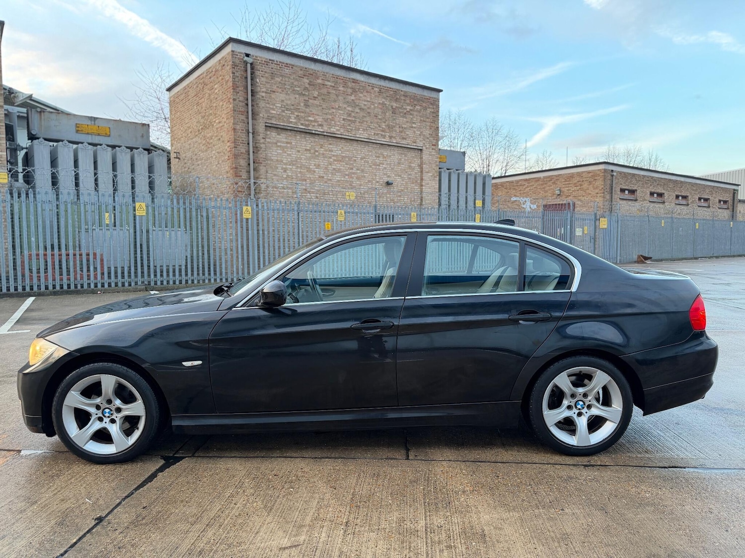 Used BMW 3 Series 2011 for sale - 77574892: Photo 43