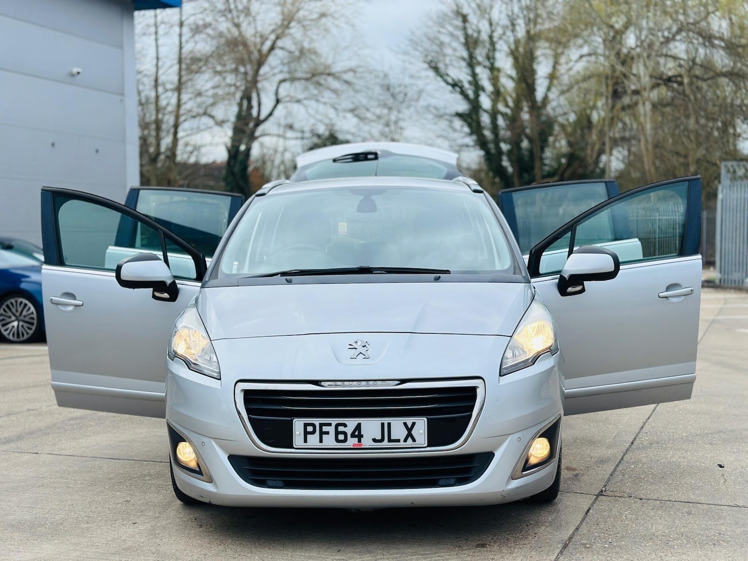 Used Peugeot 5008 2014 for sale - 77684137: Photo 10