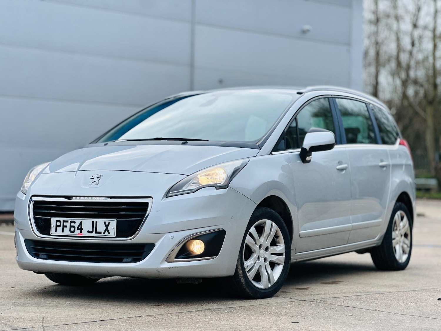 Used Peugeot 5008 2014 for sale - 77684137: Photo 2