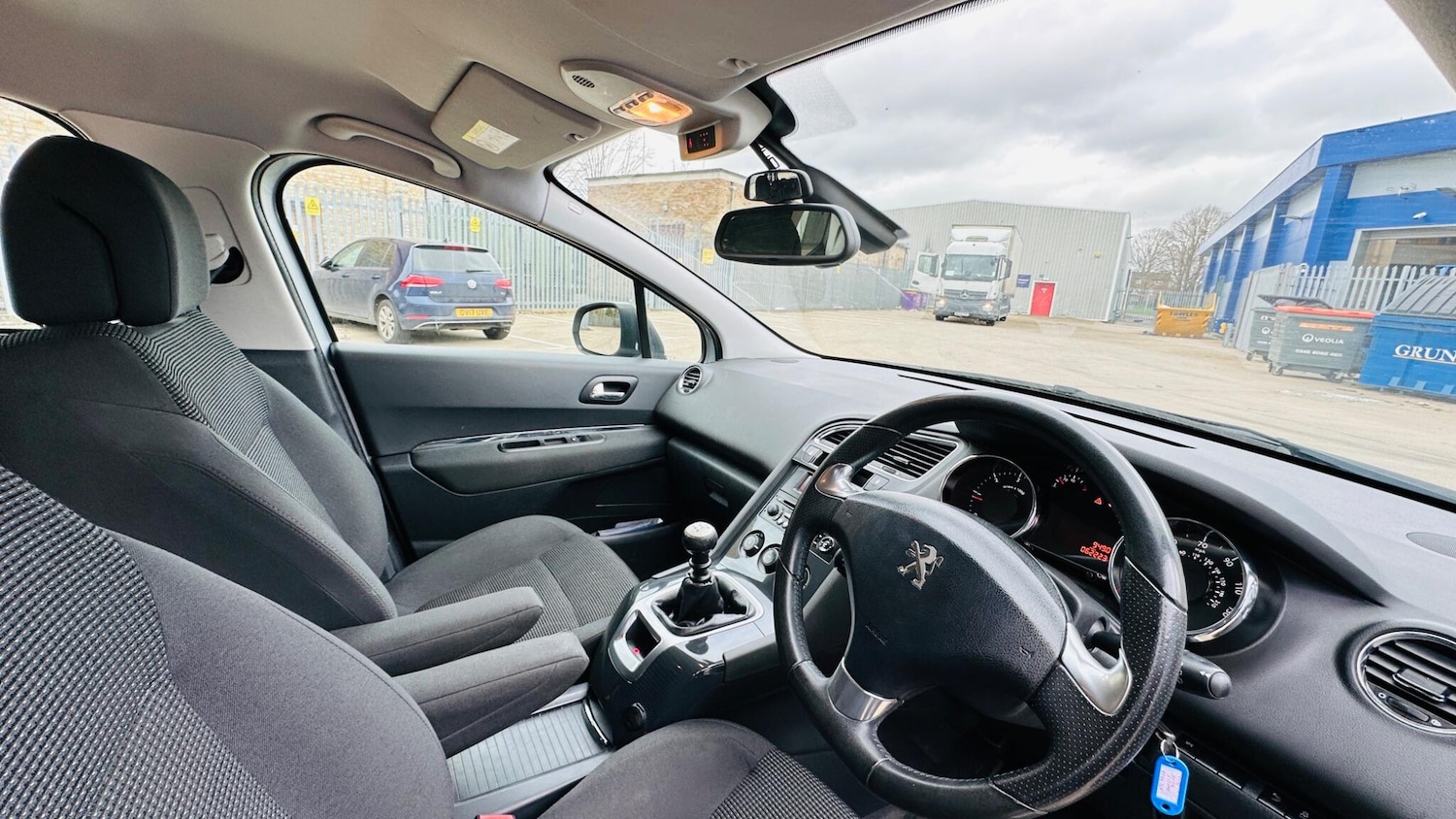 Used Peugeot 5008 2014 for sale - 77684137: Photo 24