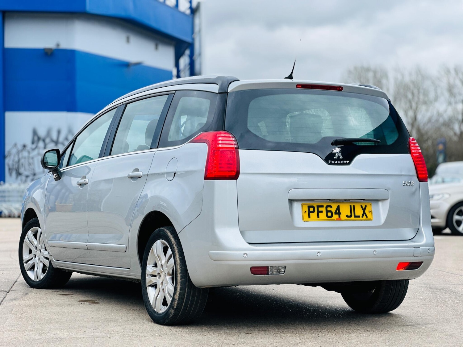 Used Peugeot 5008 2014 for sale - 77684137: Photo 5