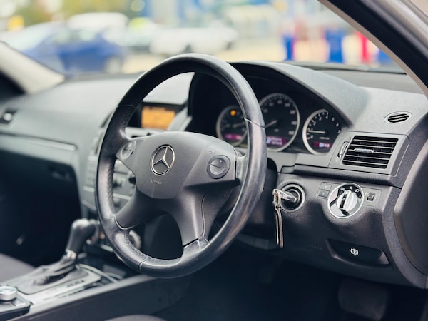 Used Mercedes-Benz C Class 2010 for sale - 76259850: Photo 46