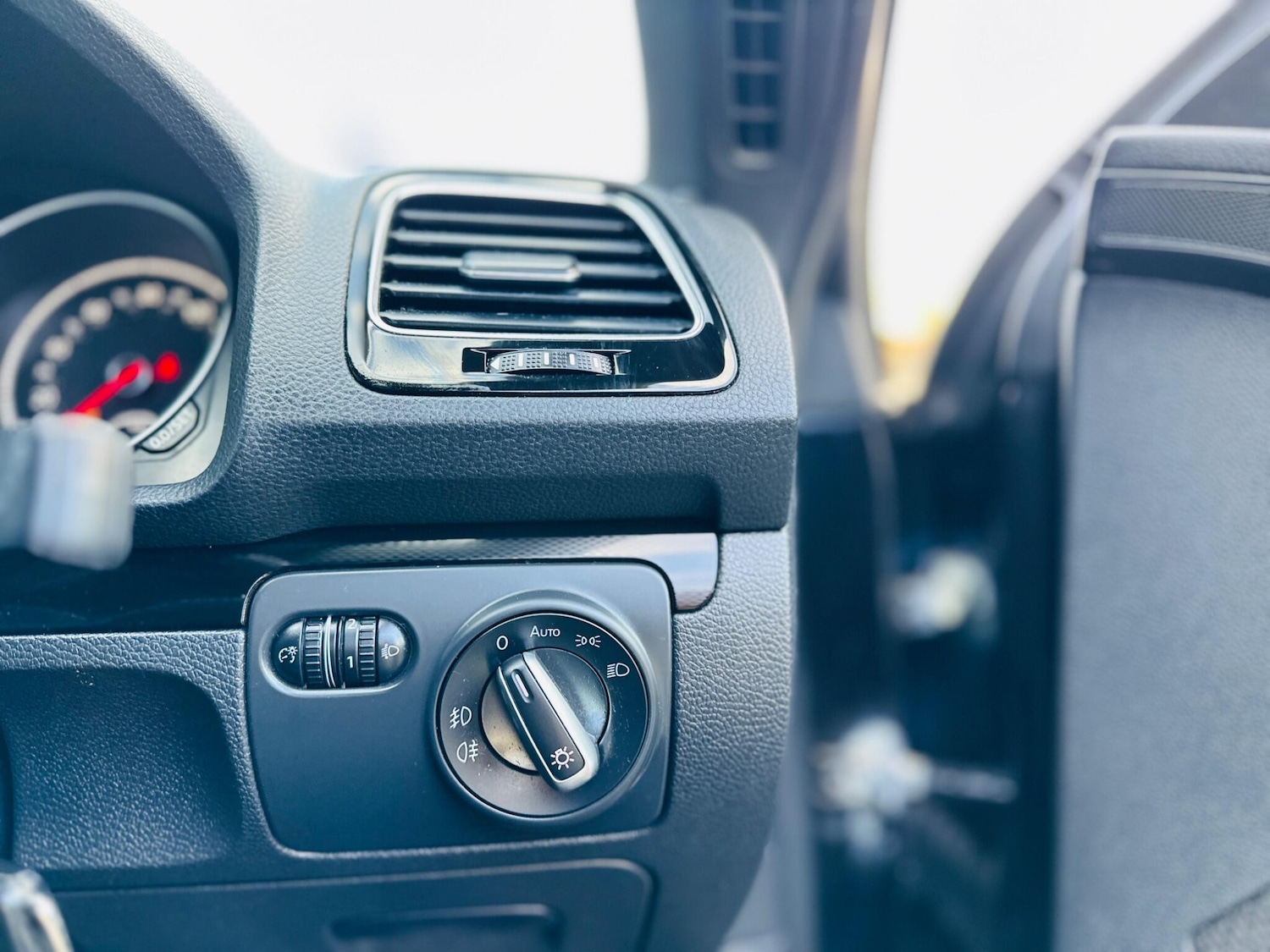 Used Volkswagen Scirocco 2016 for sale - 77510254: Photo 15