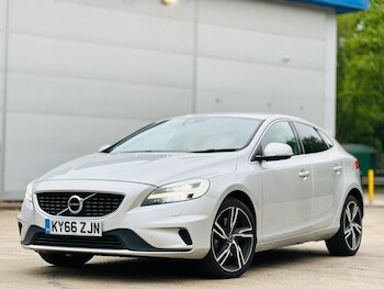 Used Volvo V40 2016 for sale - 78480983: Photo