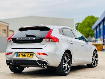 Used Volvo V40 2016 for sale - 78480983: Photo