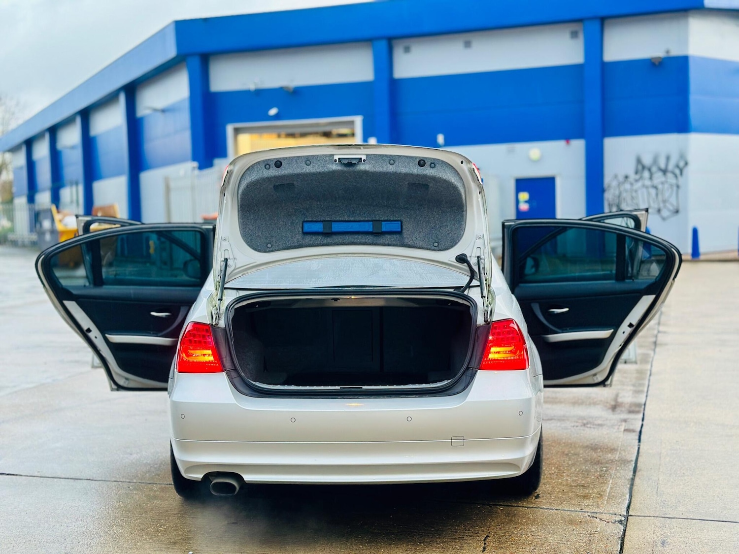 Used BMW 3 Series 2009 for sale - 78058227: Photo 41