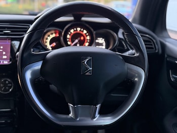DS Automobiles - DS 3