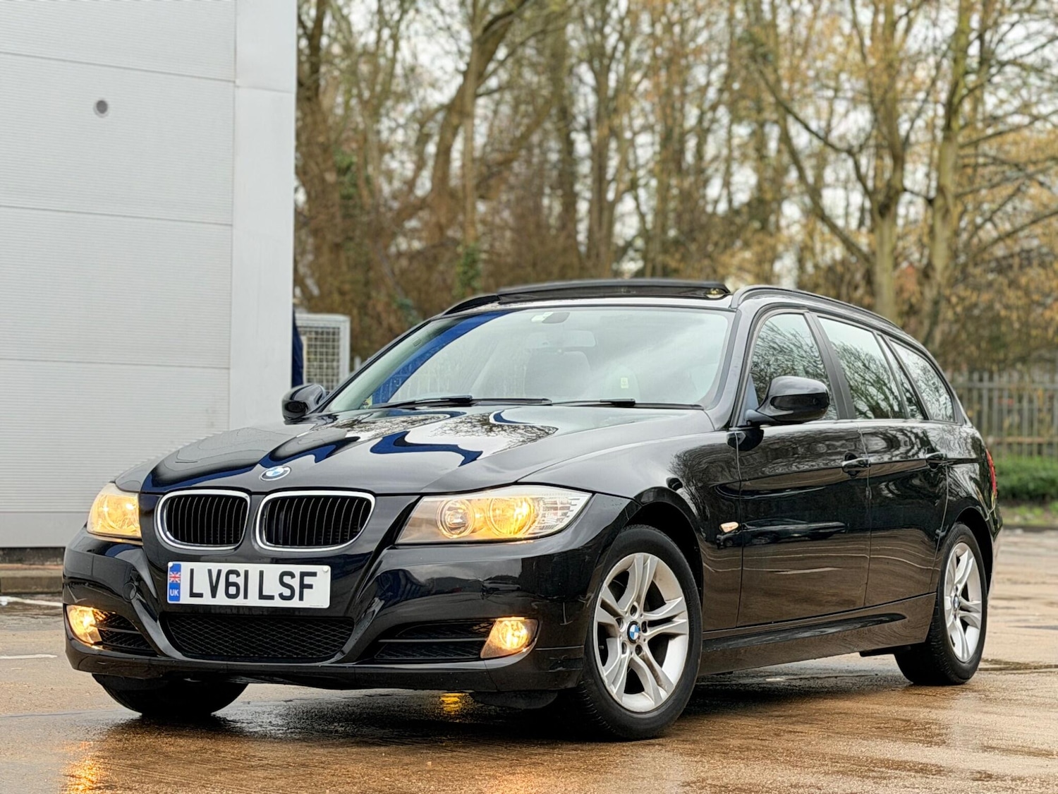Used BMW 3 Series 2011 for sale - 77424865: Photo 2