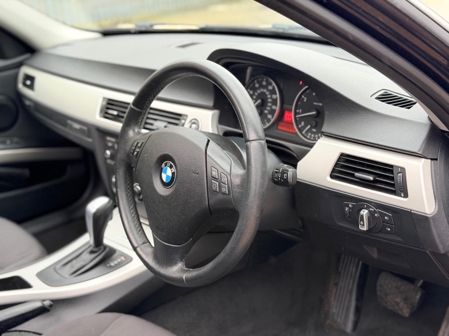 Used BMW 3 Series 2011 for sale - 77424865: Photo 23