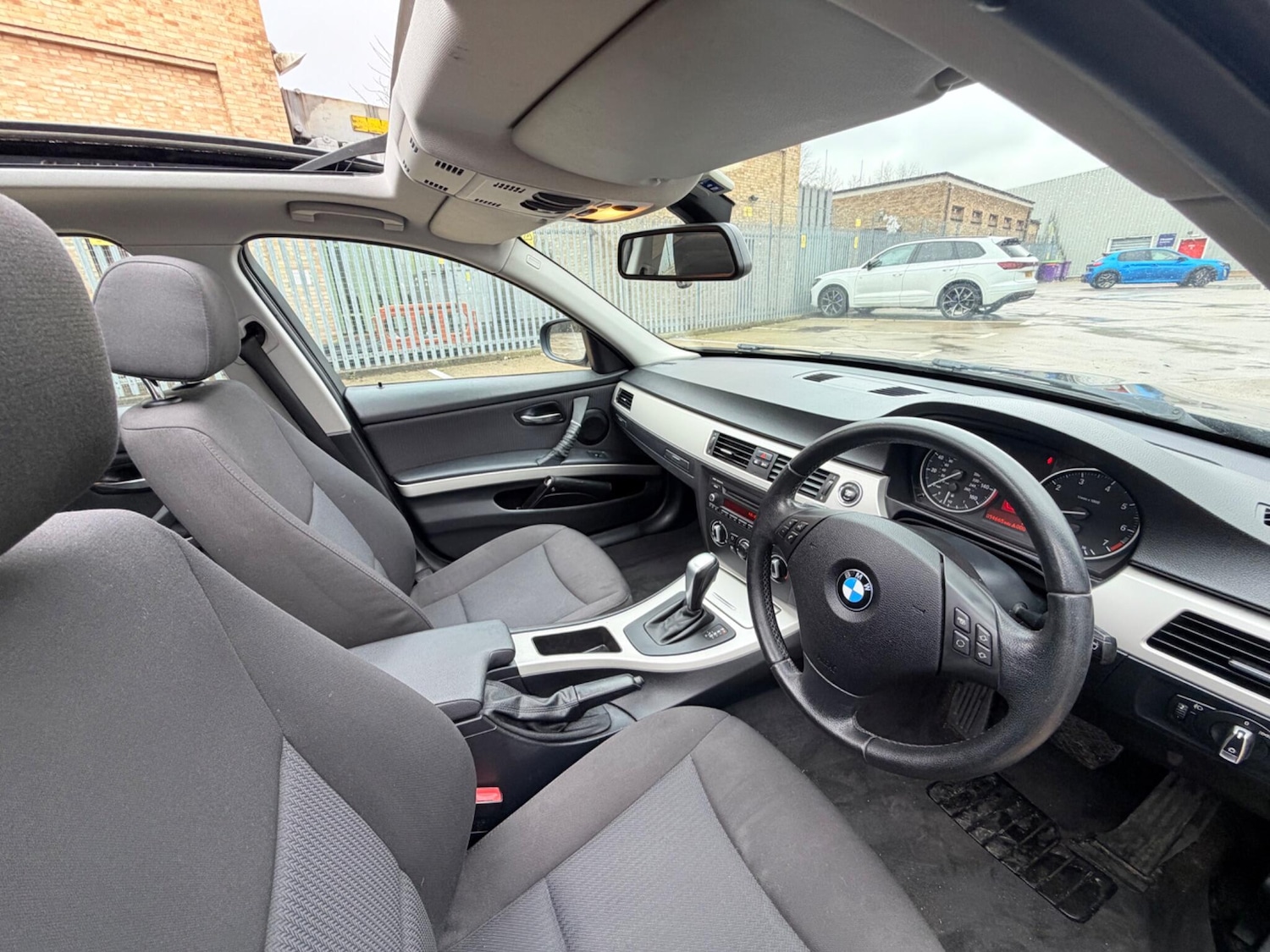 Used BMW 3 Series 2011 for sale - 77424865: Photo 25