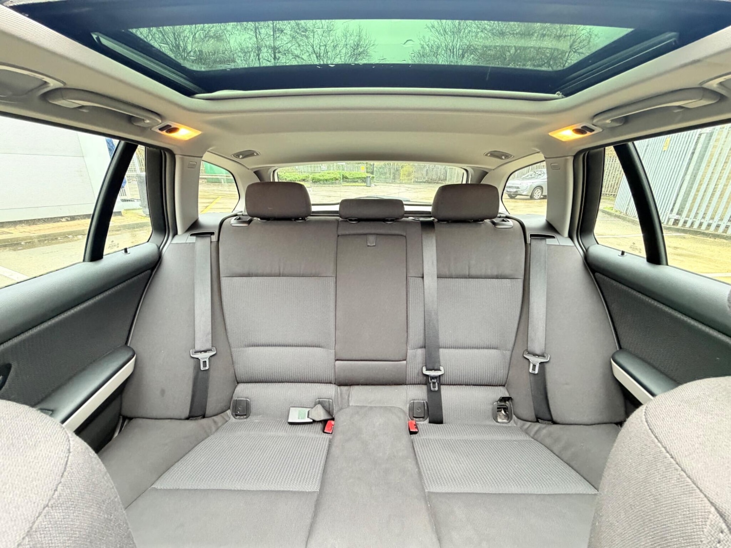 Used BMW 3 Series 2011 for sale - 77424865: Photo 36