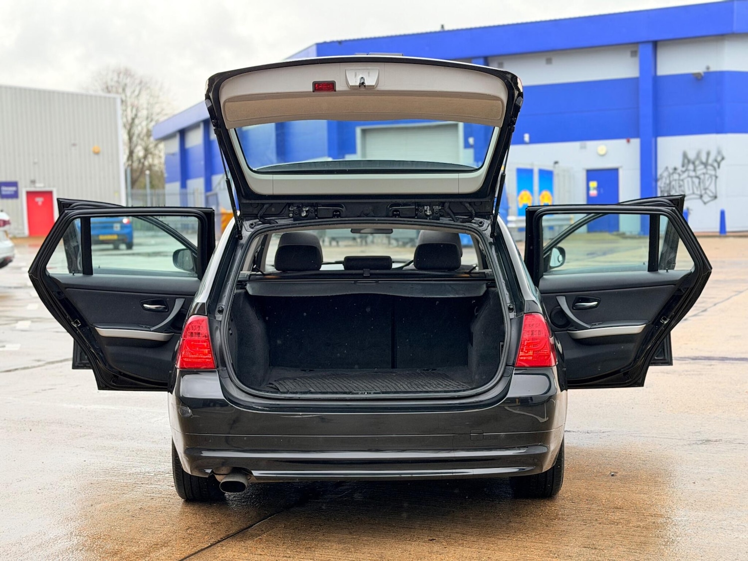 Used BMW 3 Series 2011 for sale - 77424865: Photo 47