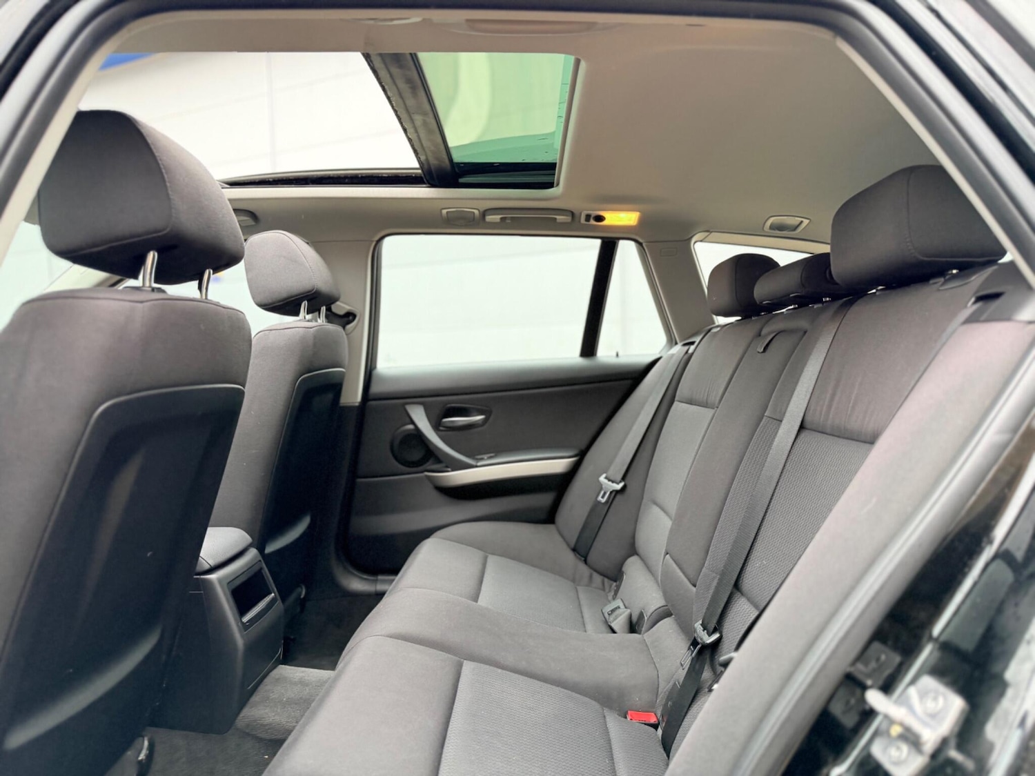 Used BMW 3 Series 2011 for sale - 77424865: Photo 56