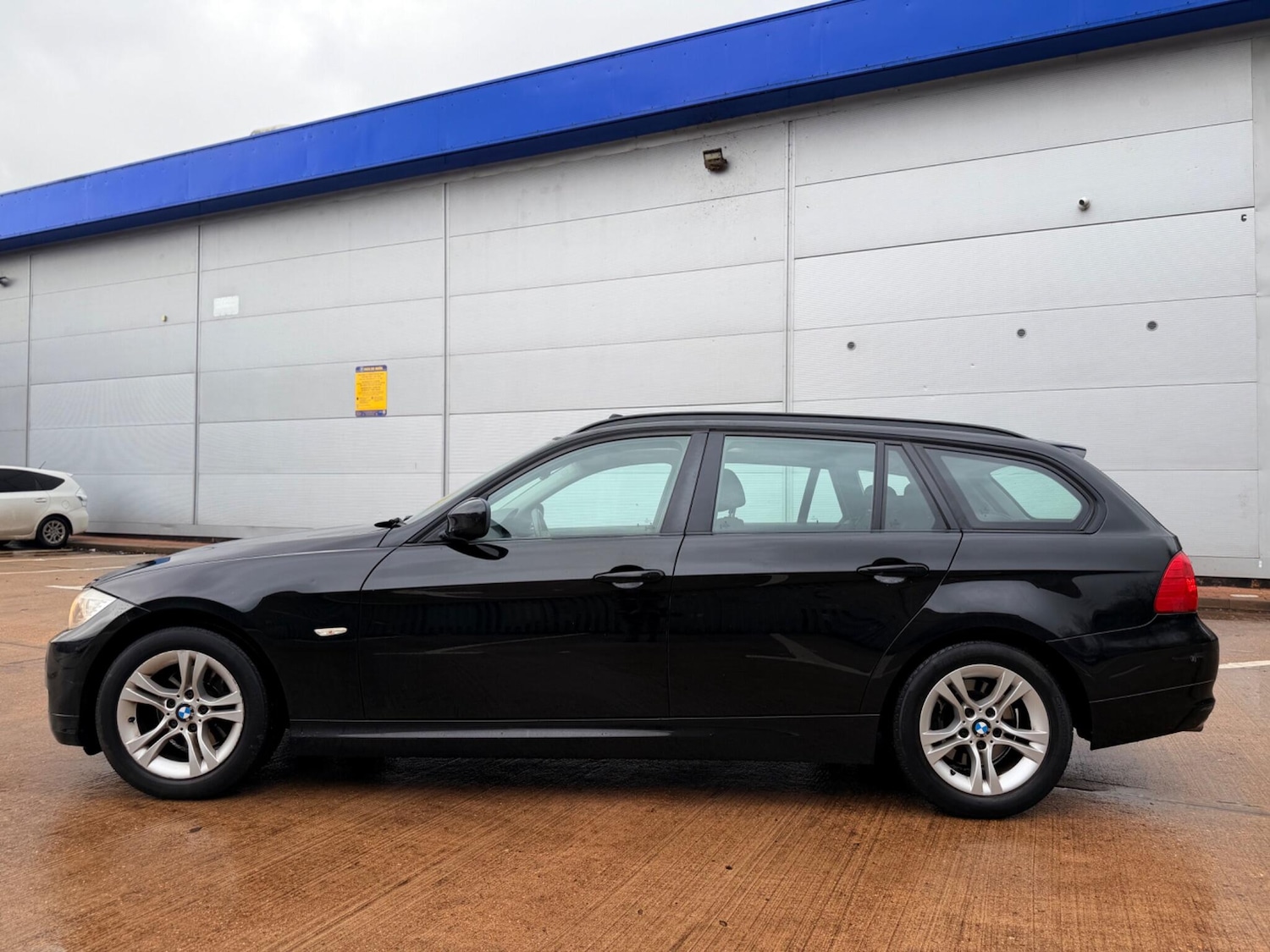 Used BMW 3 Series 2011 for sale - 77424865: Photo 9