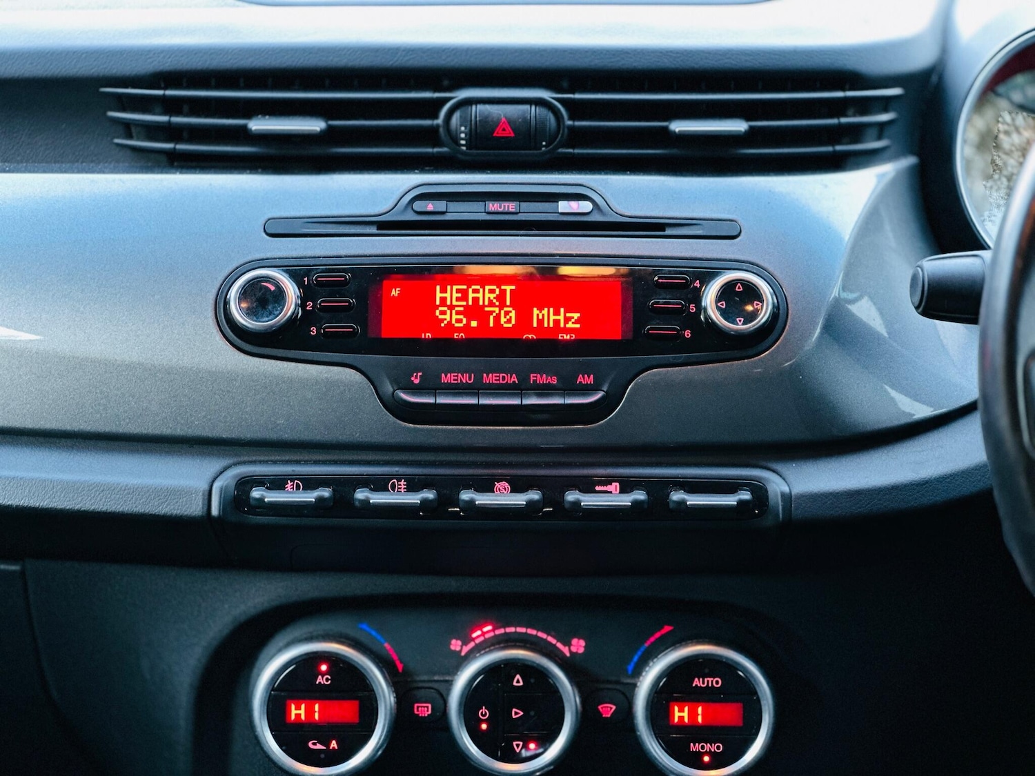 Used Alfa Romeo Giulietta 2011 for sale - 76446752: Photo 16