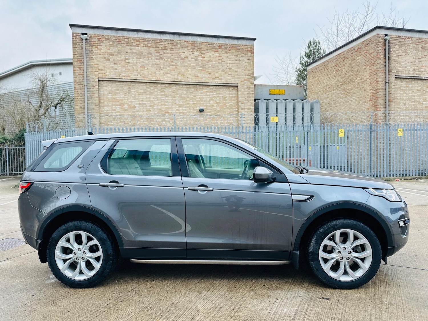 Used Land Rover Discovery Sport 2015 for sale - 77386569: Photo 51