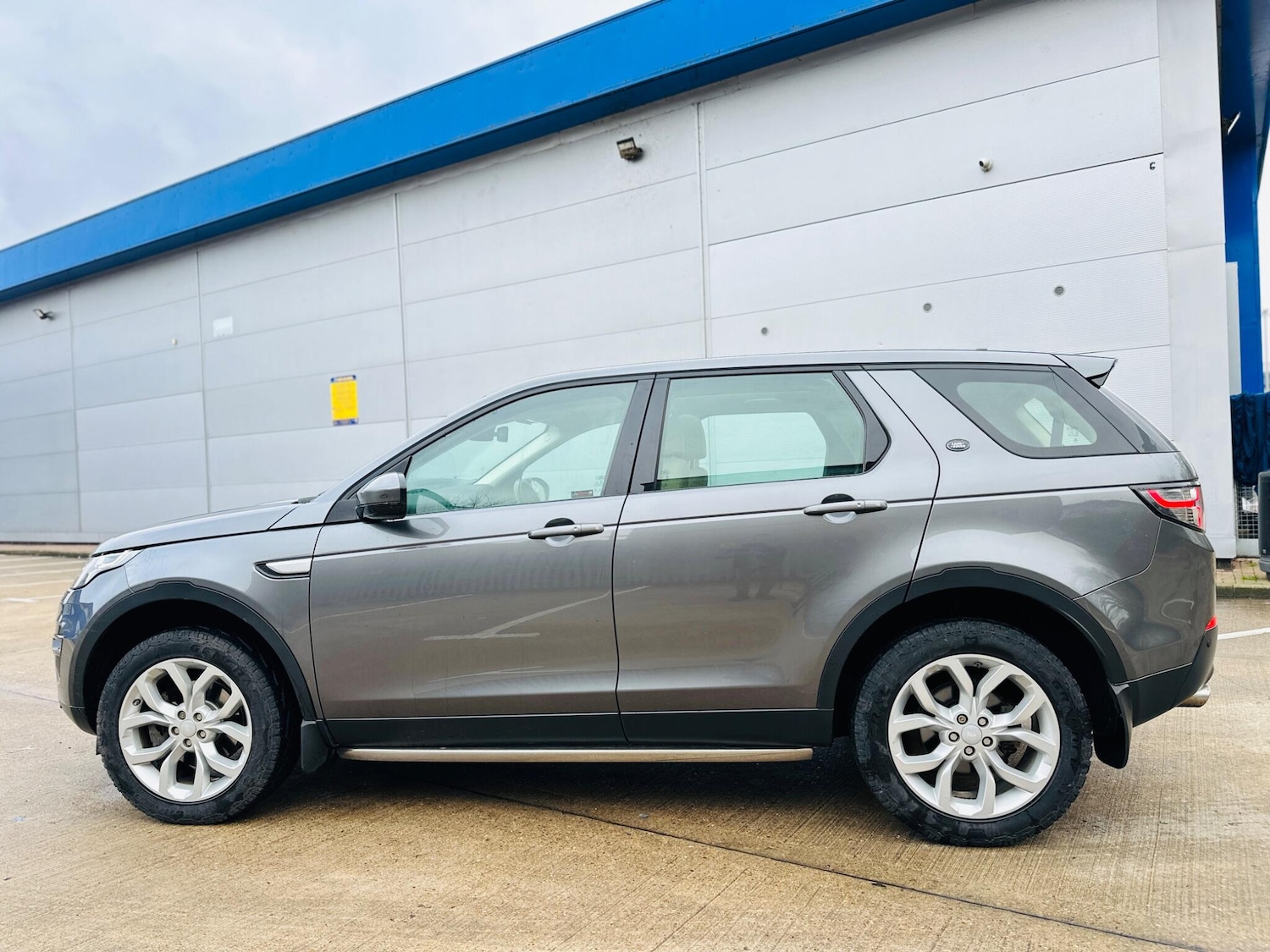 Used Land Rover Discovery Sport 2015 for sale - 77386569: Photo 9