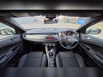 Used Alfa Romeo Giulietta 2013 for sale - 79396279: Photo