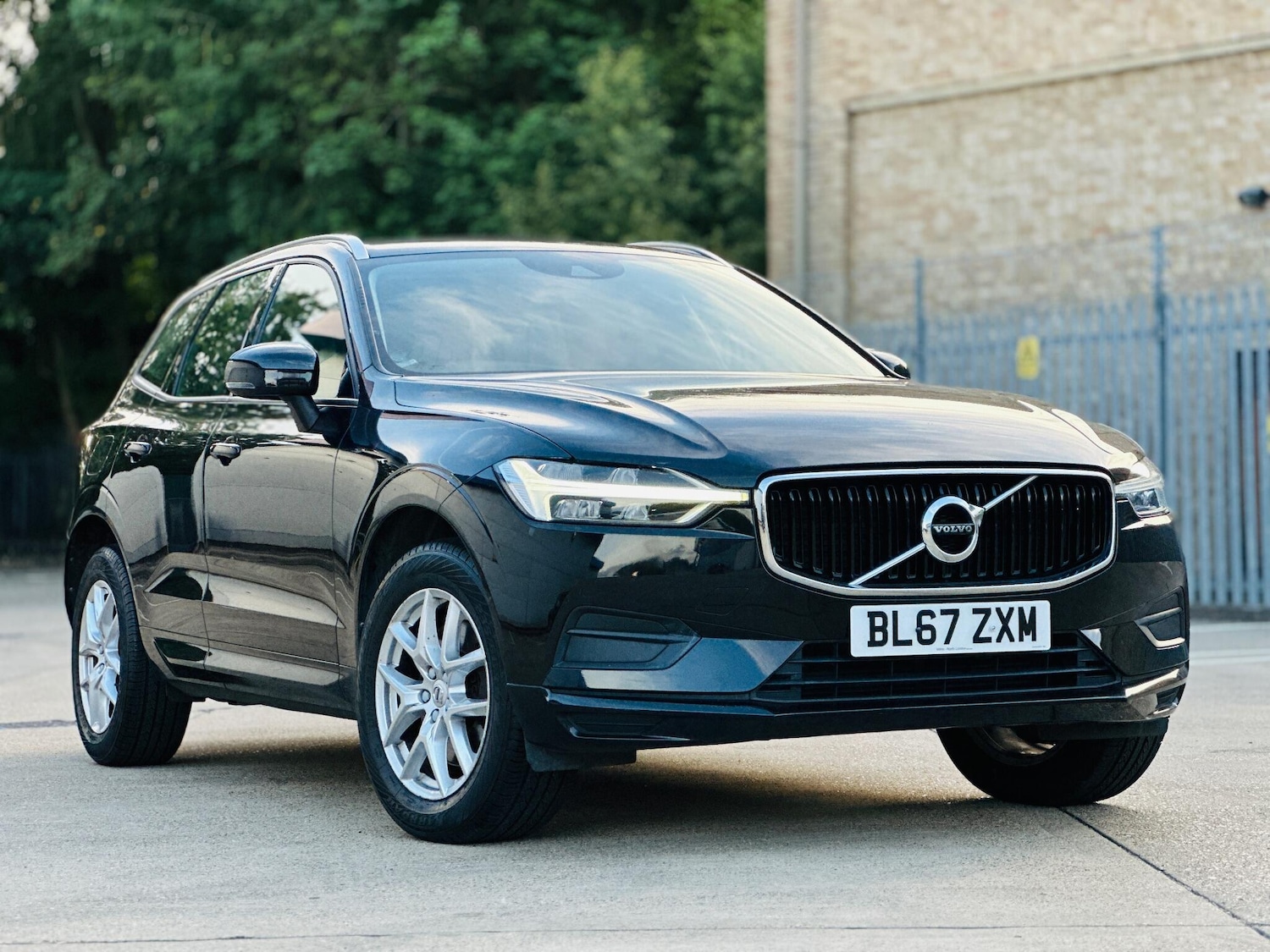 Used Volvo XC60 2018 for sale - 76269605: Photo 1