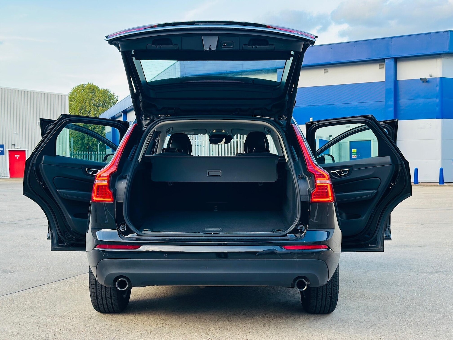 Used Volvo XC60 2018 for sale - 76269605: Photo 11