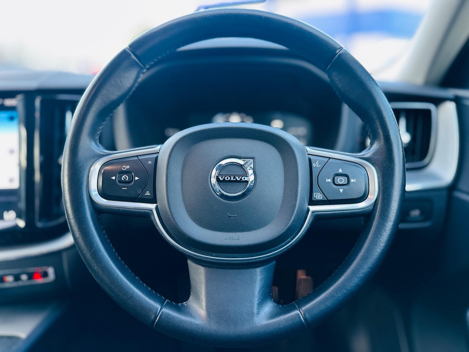 Used Volvo XC60 2018 for sale - 76269605: Photo 17