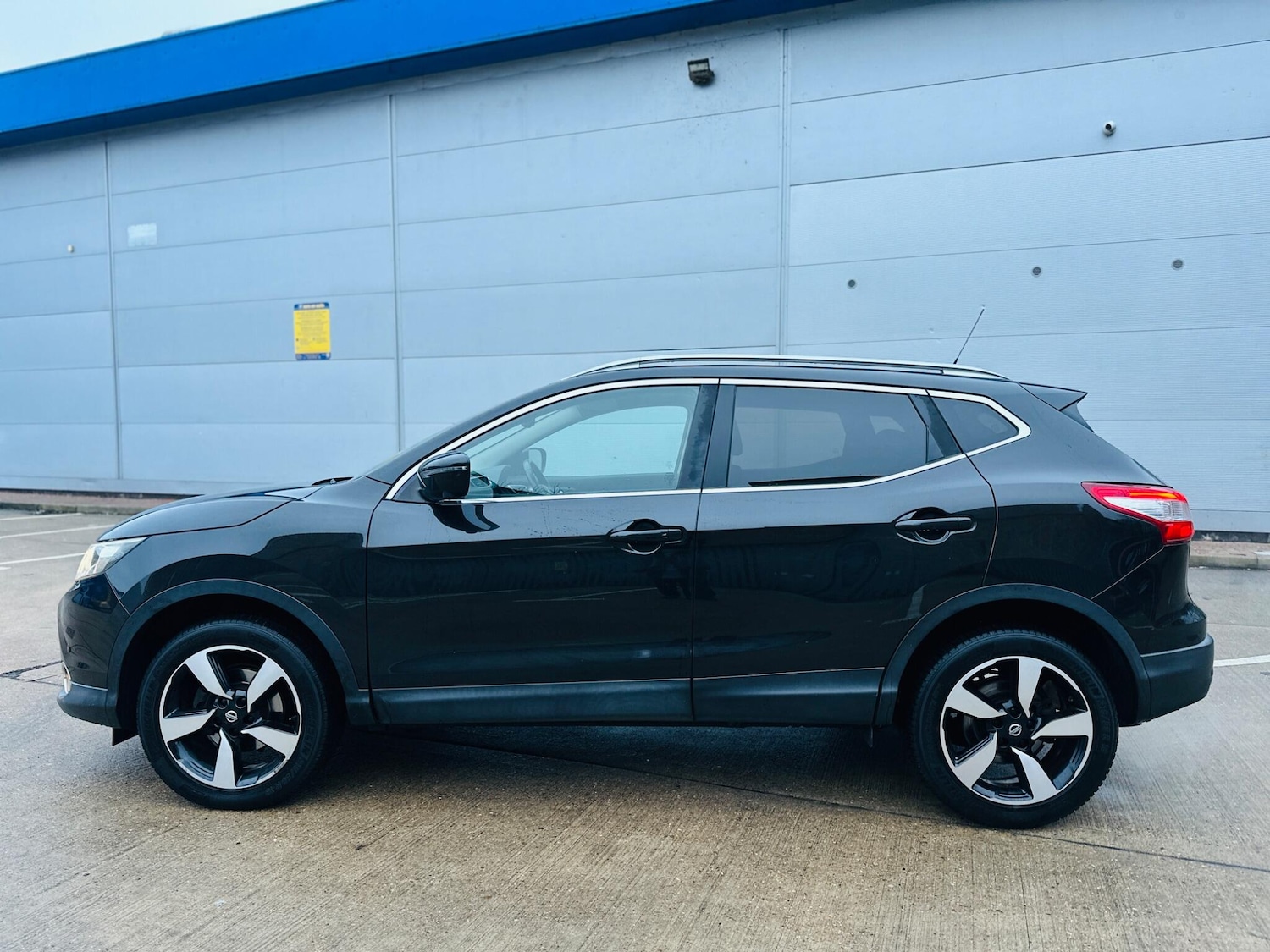 Used Nissan Qashqai 2016 for sale - 77202985: Photo 9