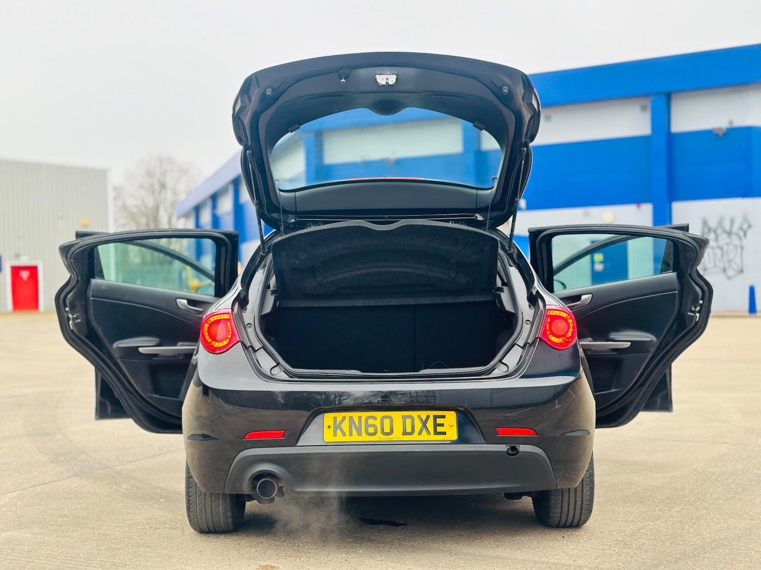 Used Alfa Romeo Giulietta 2010 for sale - 77510836: Photo 11