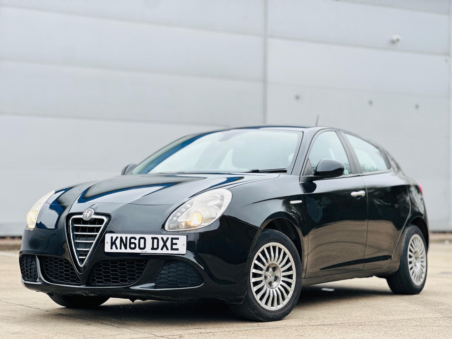 Used Alfa Romeo Giulietta 2010 for sale - 77510836: Photo 2