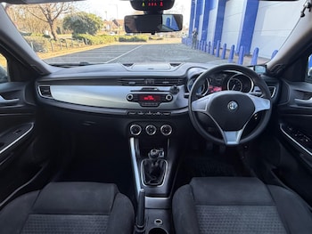 Used Alfa Romeo Giulietta 2010 for sale - 77510836: Photo