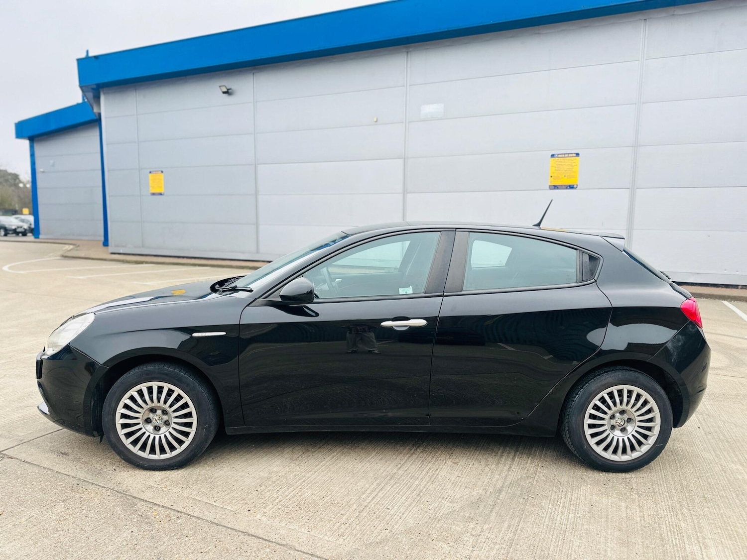 Used Alfa Romeo Giulietta 2010 for sale - 77510836: Photo 43