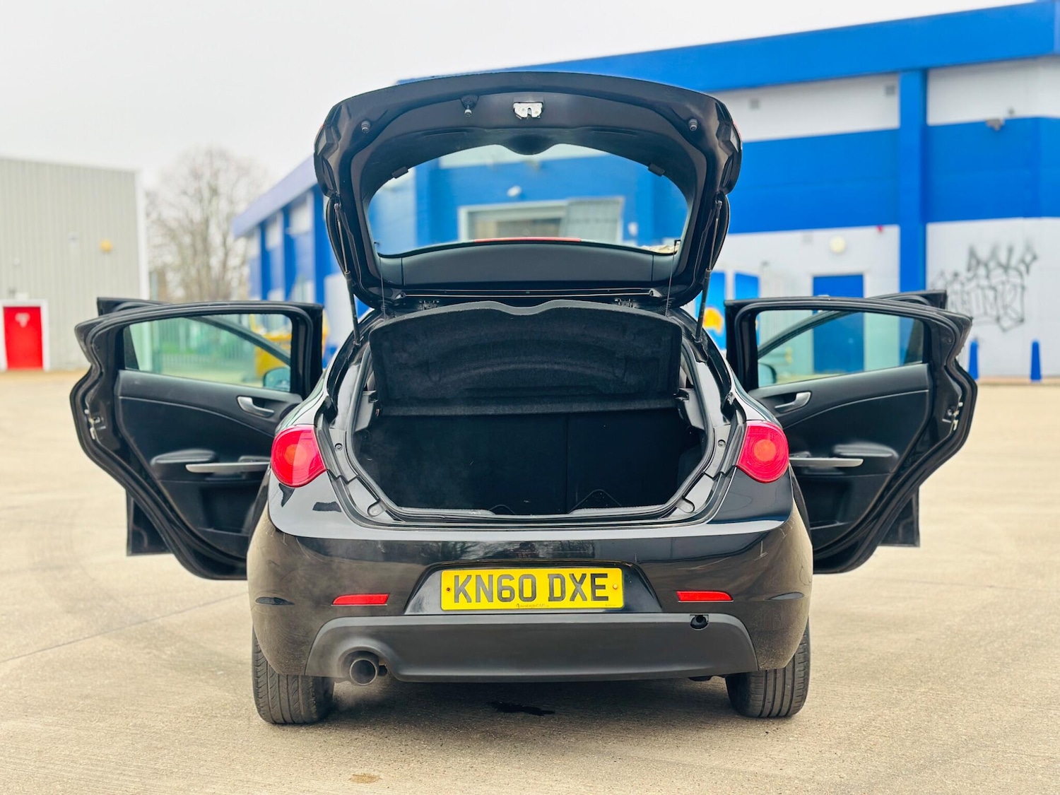 Used Alfa Romeo Giulietta 2010 for sale - 77510836: Photo 45