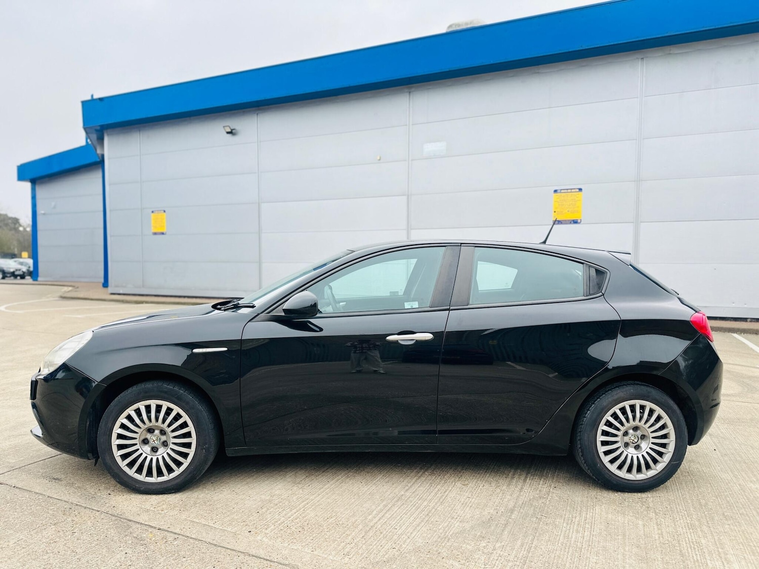 Used Alfa Romeo Giulietta 2010 for sale - 77510836: Photo 9
