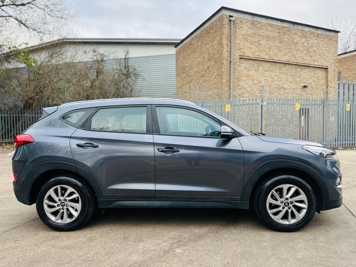 Used Hyundai TUCSON 2017 for sale - 76633550: Photo 8