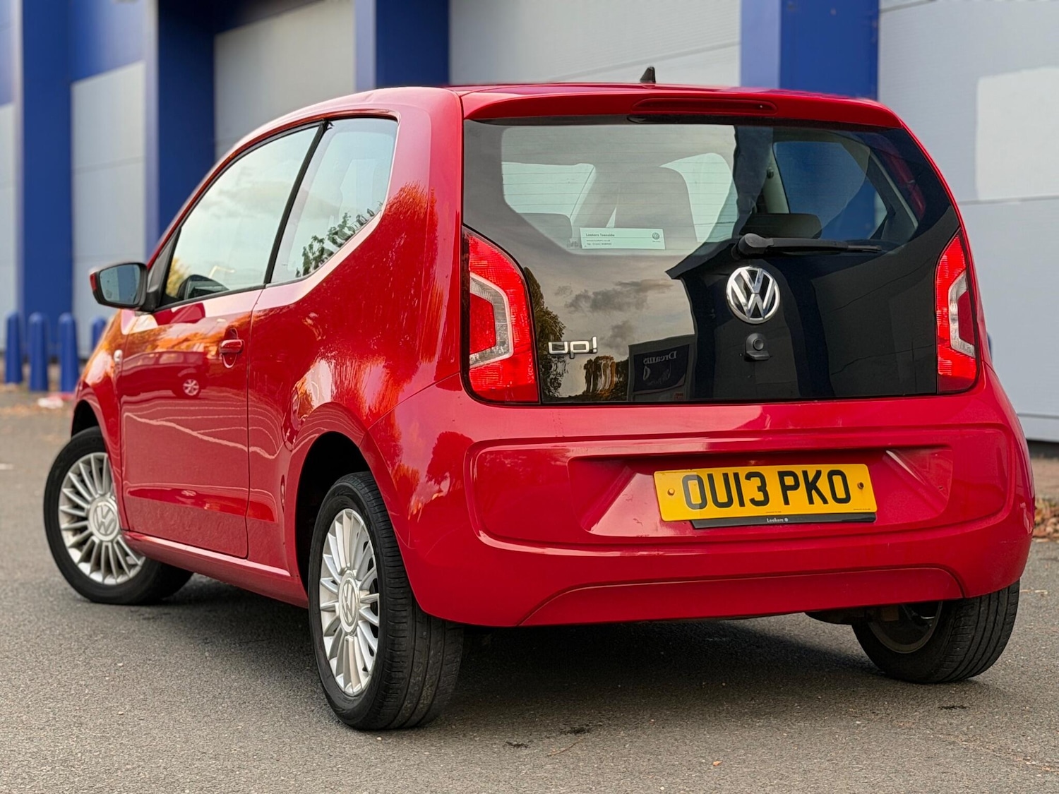Used Volkswagen up! 2013 for sale - 76152962: Photo 2